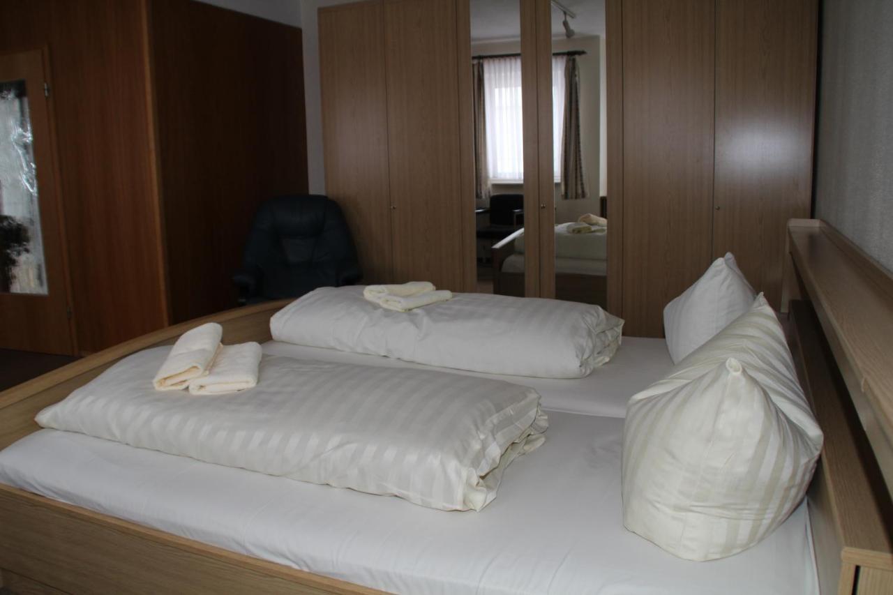 Einfelder Hof Garni Hotel นอยมึนสเตอร์ ห้อง รูปภาพ