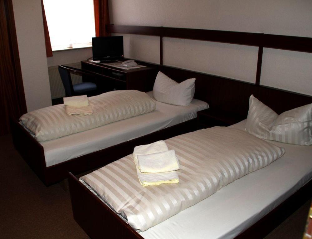 Einfelder Hof Garni Hotel นอยมึนสเตอร์ ห้อง รูปภาพ